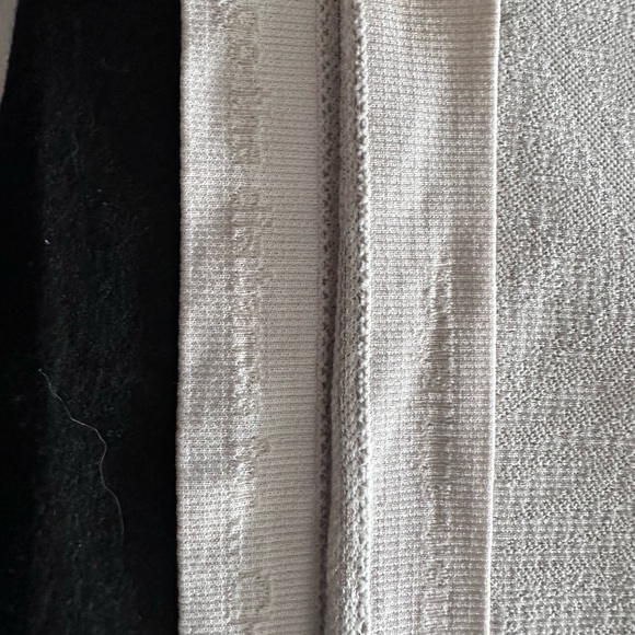 Lululemon Racerback. Size 8. Ivory color with slight pattern. - Picture 6 of 6